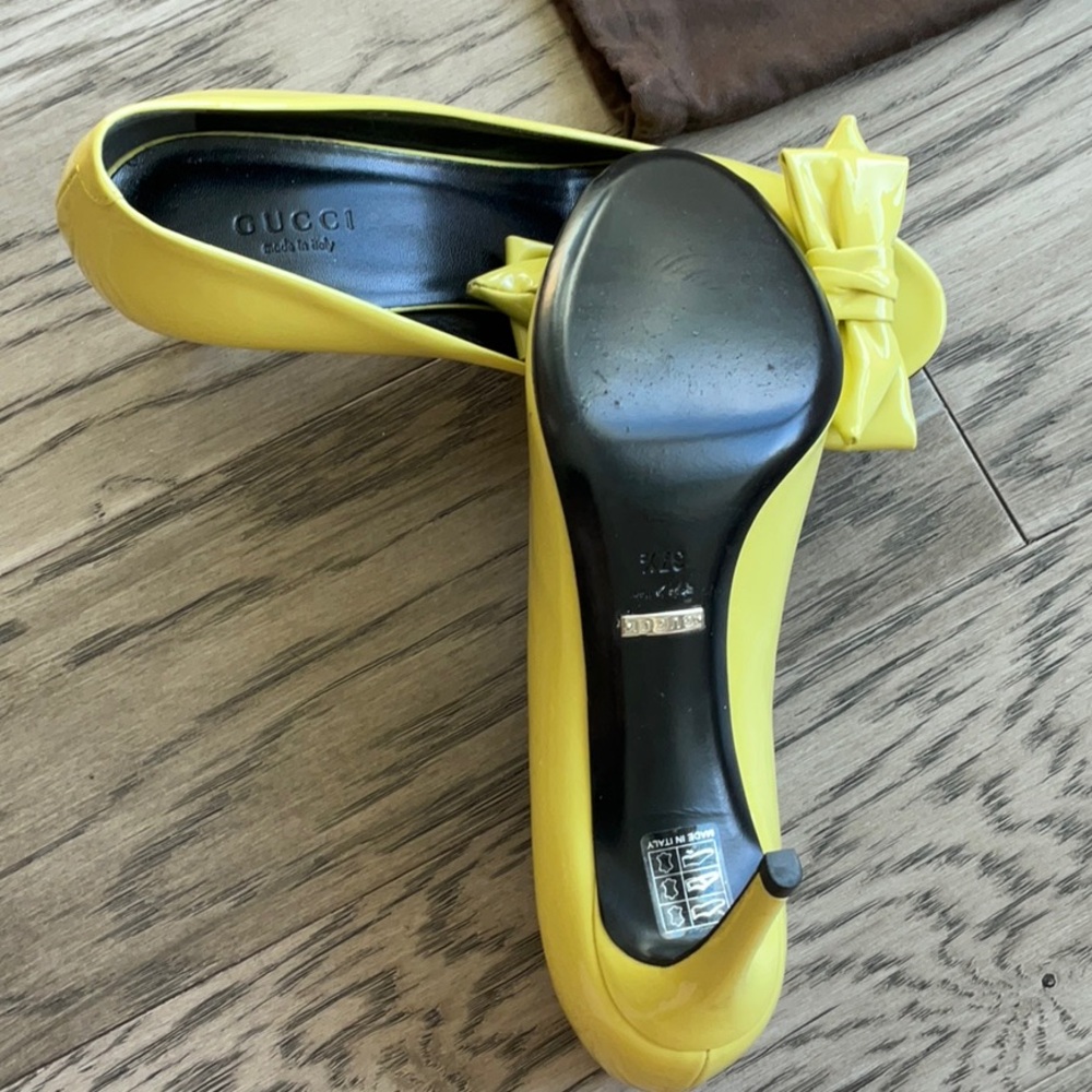 Gucci Clodine Yellow Patent Leather Bow Peep-Toe Pump Size 37.5 Party Statement - Picture 7 of 15